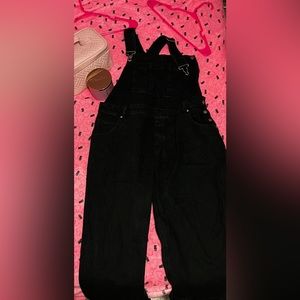 New Black Overalls (Negotiable
Prices & More Pictures Available💘)